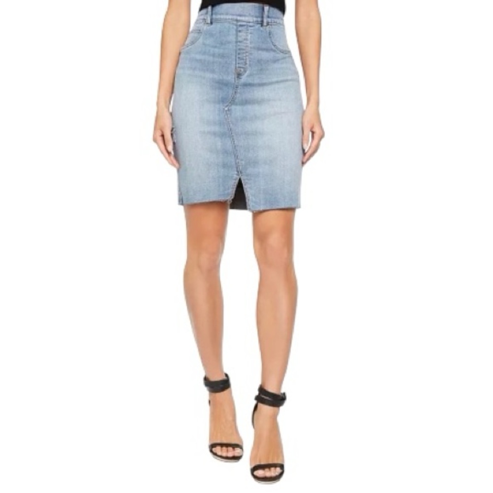 SPANX Blue Denim Distressed Skirt Size Small